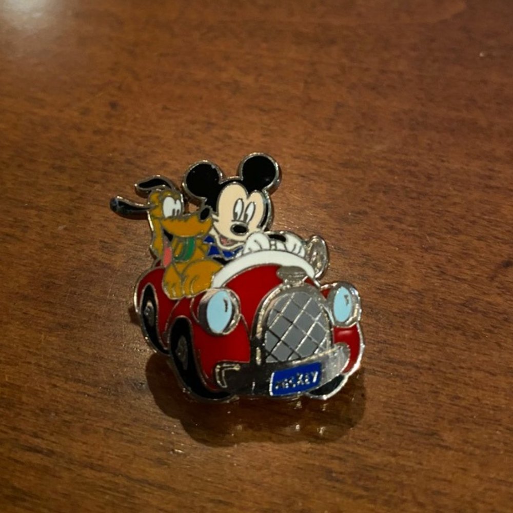 Disney Pin - Mickey & Pluto - AAA Travel Company 2003